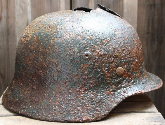 German helmet M35 / from Stalingrad