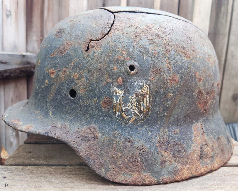 Wehrmacht helmet M35 DD / from Stalingrad