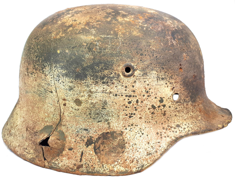Winter camo Wehrmacht helmet M40 / from Stalingrad