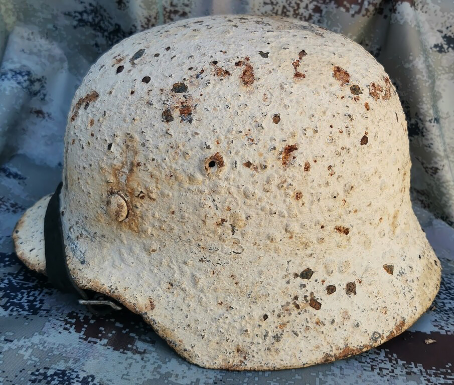 Winter camo German helmet M40 / from Stalingrad