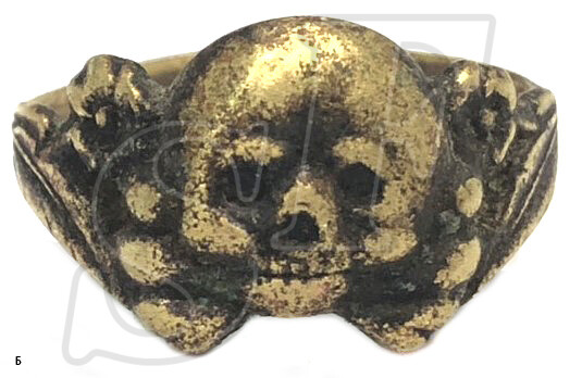 Skull ring / from Leningrad