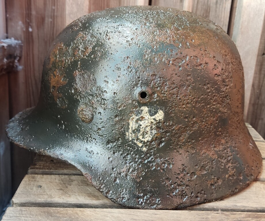 Wehrmacht helmet M40 / from Novgorod