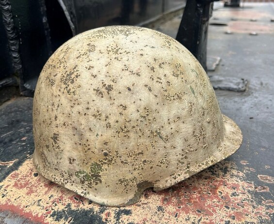 Soviet helmet SSh40 / from Leningrad