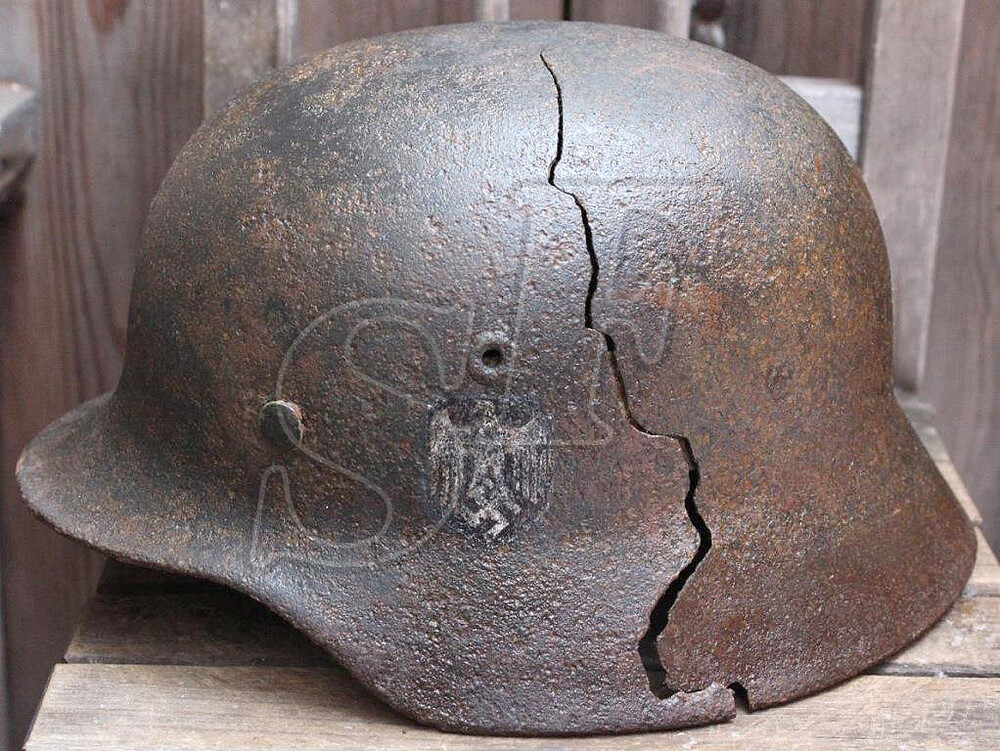 German helmet M40 / from Stalingrad