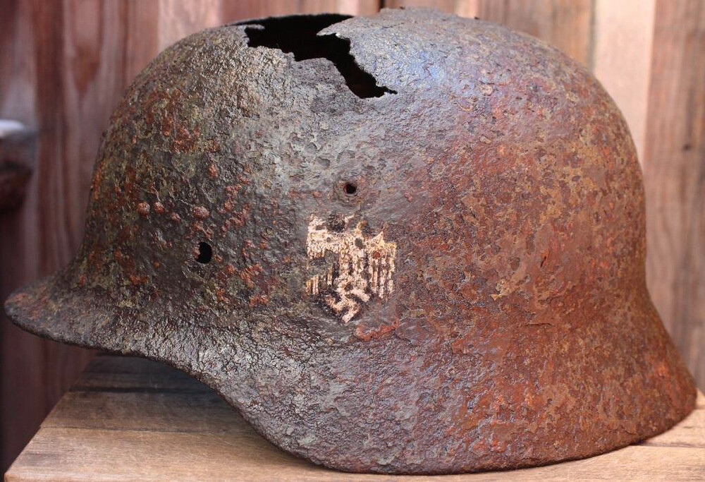 Wehrmacht helmet M35 / from Novgorod