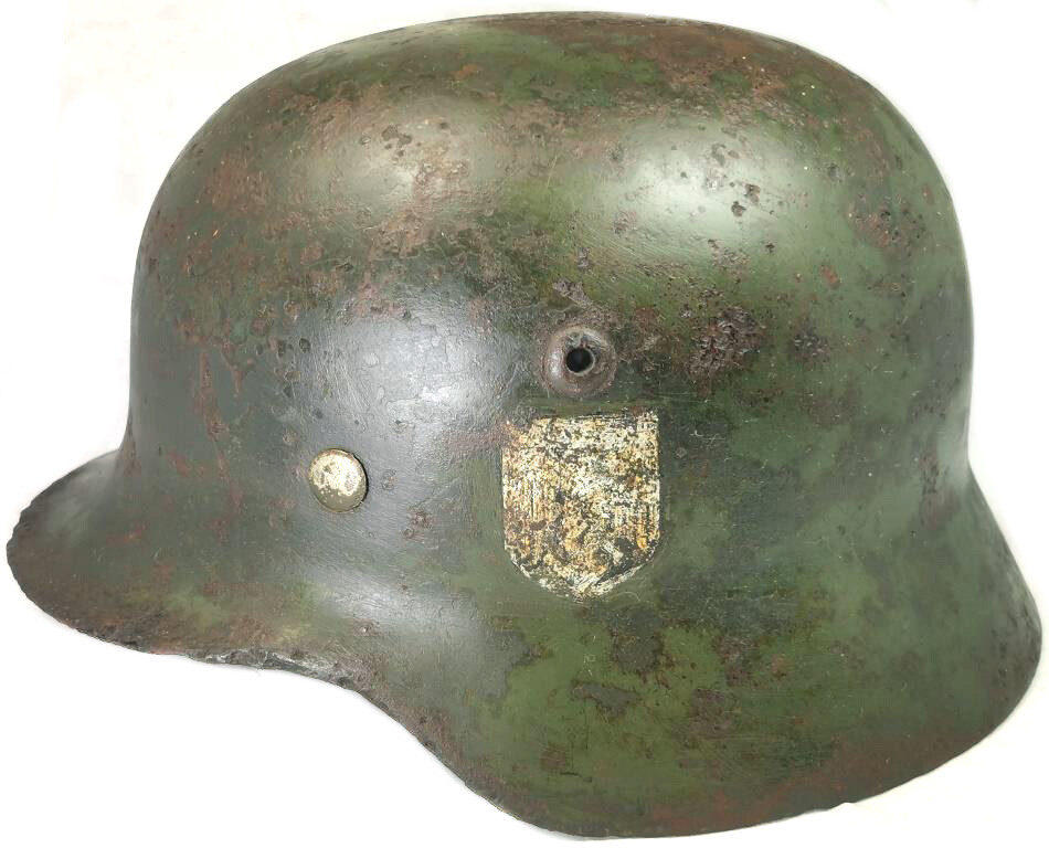 Wehrmacht helmet M35 / from Stalingrad