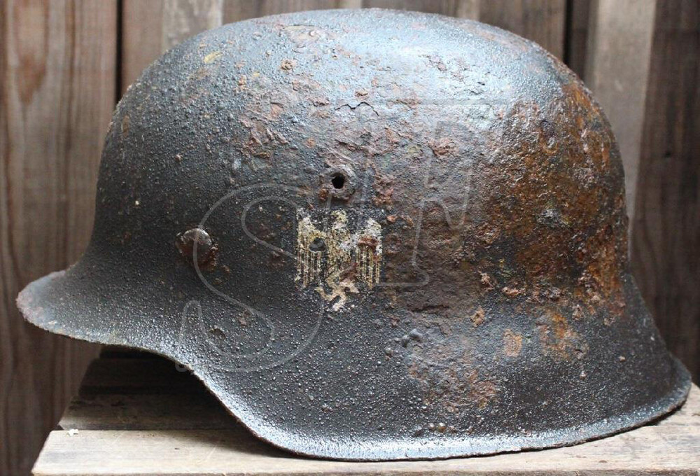 Wehrmacht helmet M42 / from Novgorod