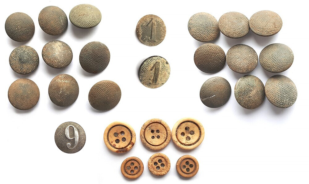 Wehrmacht tunic’s buttons