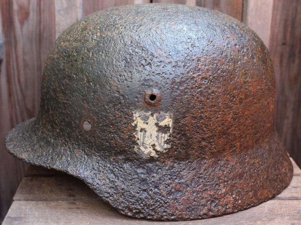 Wehrmacht helmet M35 DD / from Smolensk