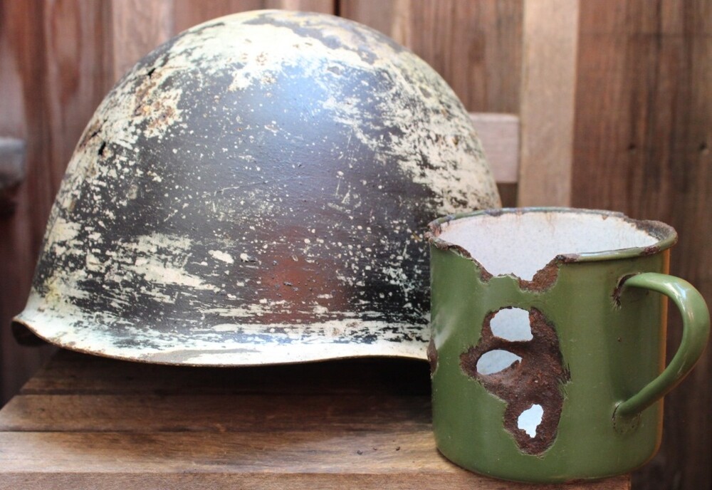 Winter camo Soviet helmet SSh39 and mug / from Karelia