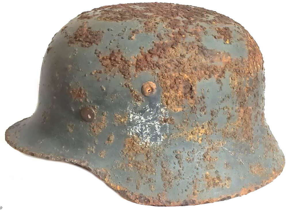 Wehrmacht helmet M40 / from Rzev