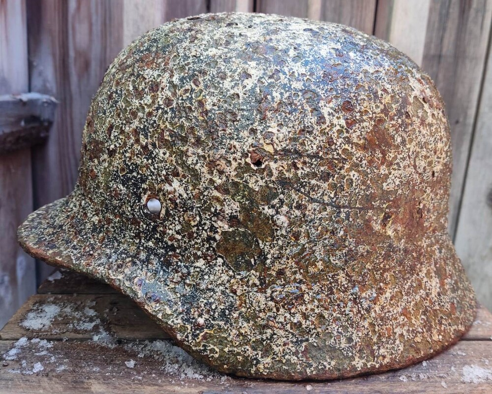 Winter camo German helmet M40 / from Pskov