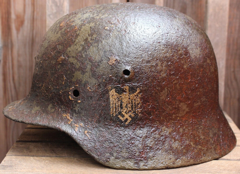 Wehrmacht helmet M40 / from Moscow