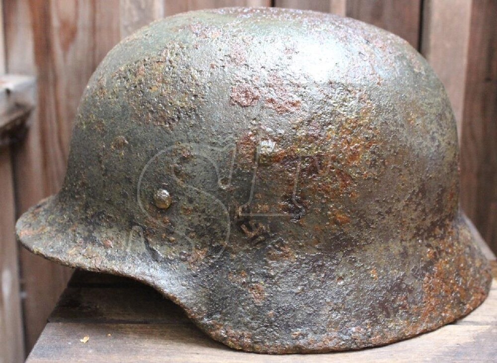 German helmet M35 / from Smolensk