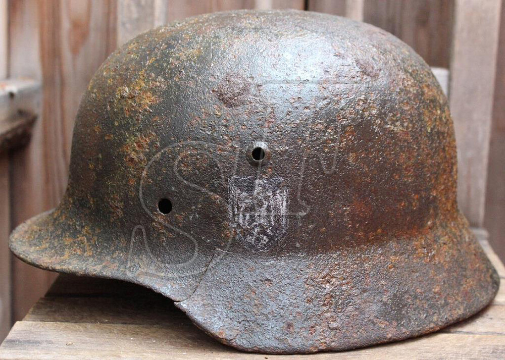 Helmet M35, Wehrmacht / from Leningrad