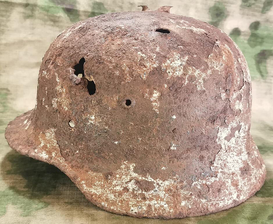 Winter camo German helmet M40 / from Vitebsk