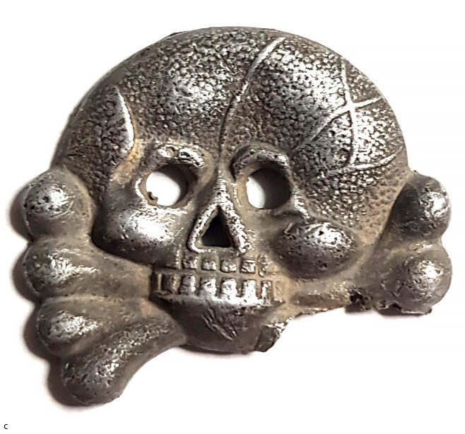 Panzer collar tab skull / from Stalingrad