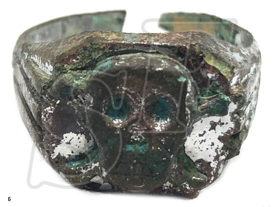 Skull ring / from Stalingrad