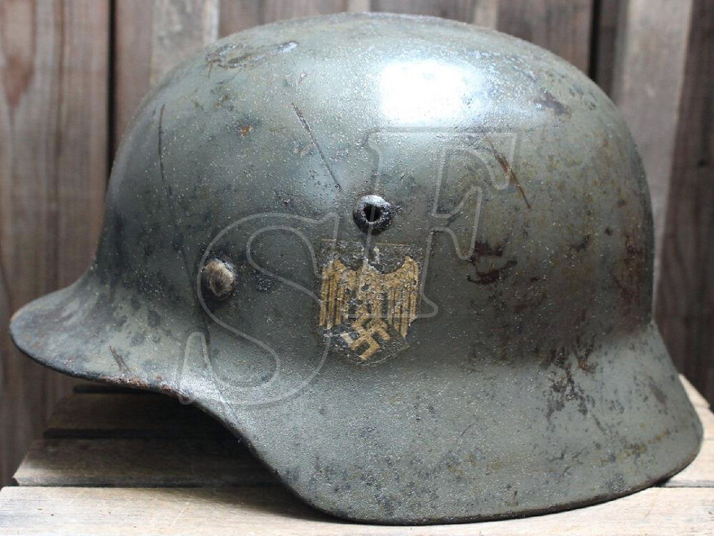 Wehrmacht helmet M35 / from Leningrad