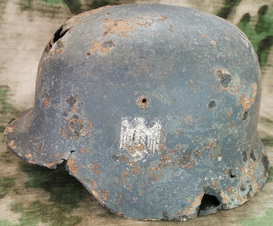 Wehrmacht helmet M40 / from Kursk