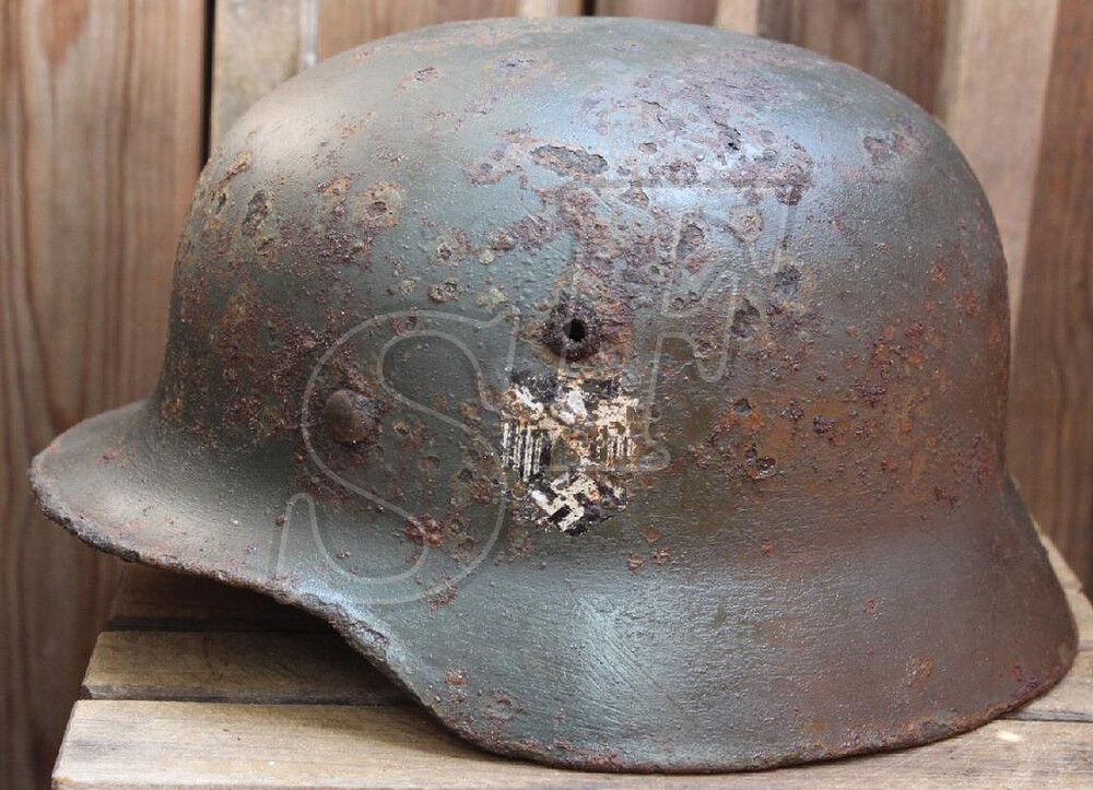 Wehrmacht helmet M35 / from Smolensk