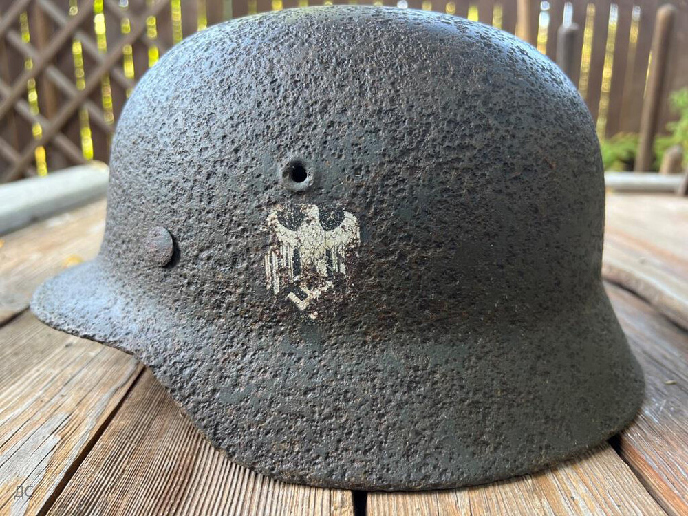 Wehrmacht helmet M40 / from Novgorod