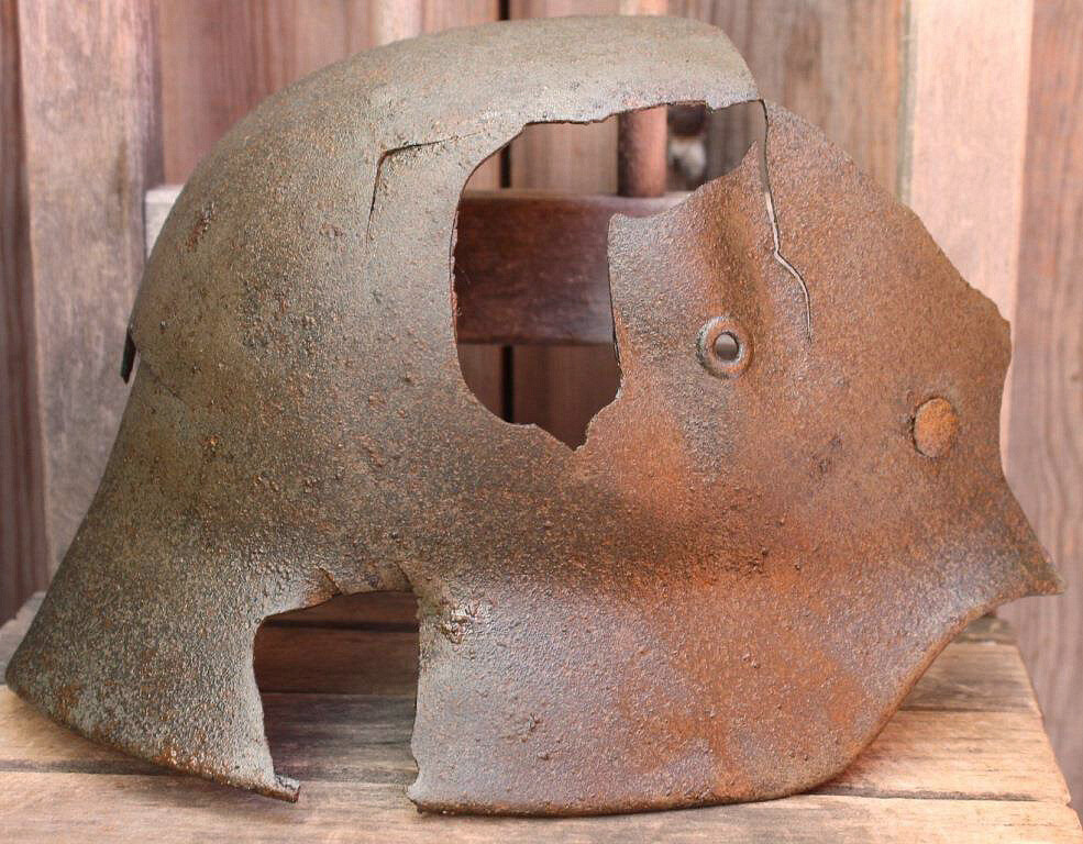 German helmet M40 / from Novgorod
