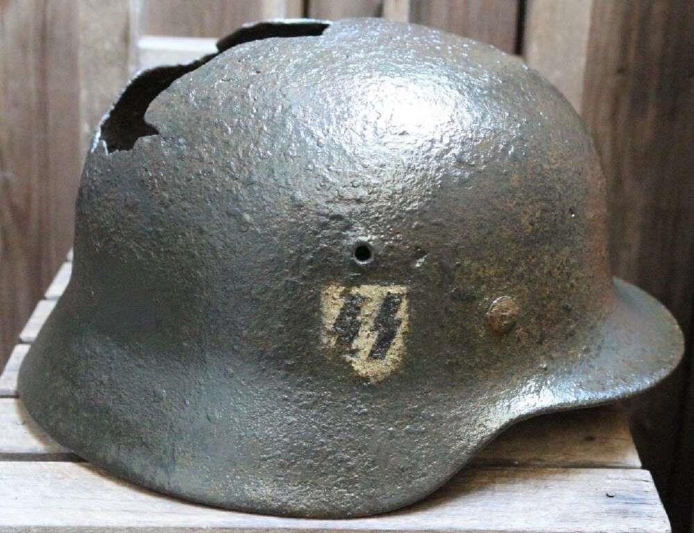 Waffen SS helmet M40 / from Pskov