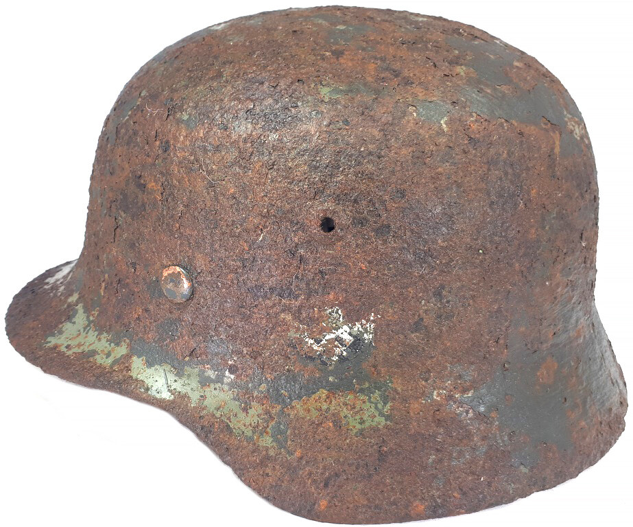German helmet M40 / from Stalingrad
