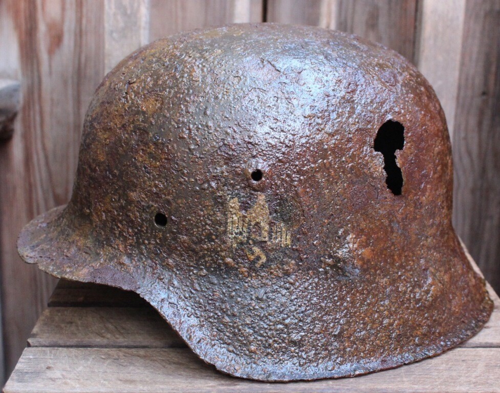 Wehrmacht helmet M42 / from Novgorod