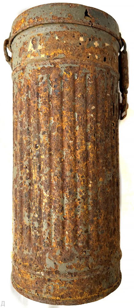 Gasmask canister, SS division Totenkopf / from Novgorod