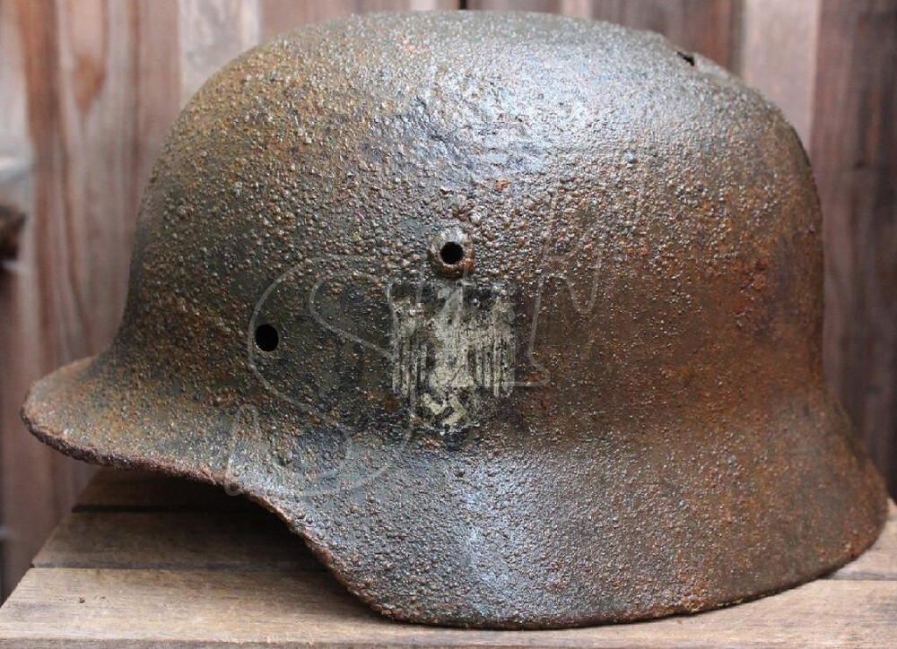 Wehrmacht helmet M35 / from Kursk