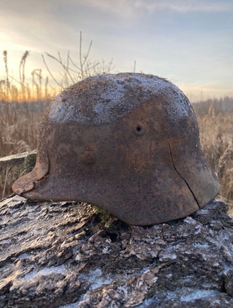 Wehrmacht helmet M40 / from Leningrad