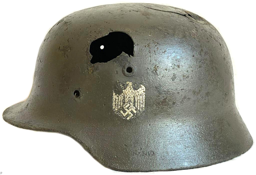 Wehrmacht helmet M40 / from Leningrad