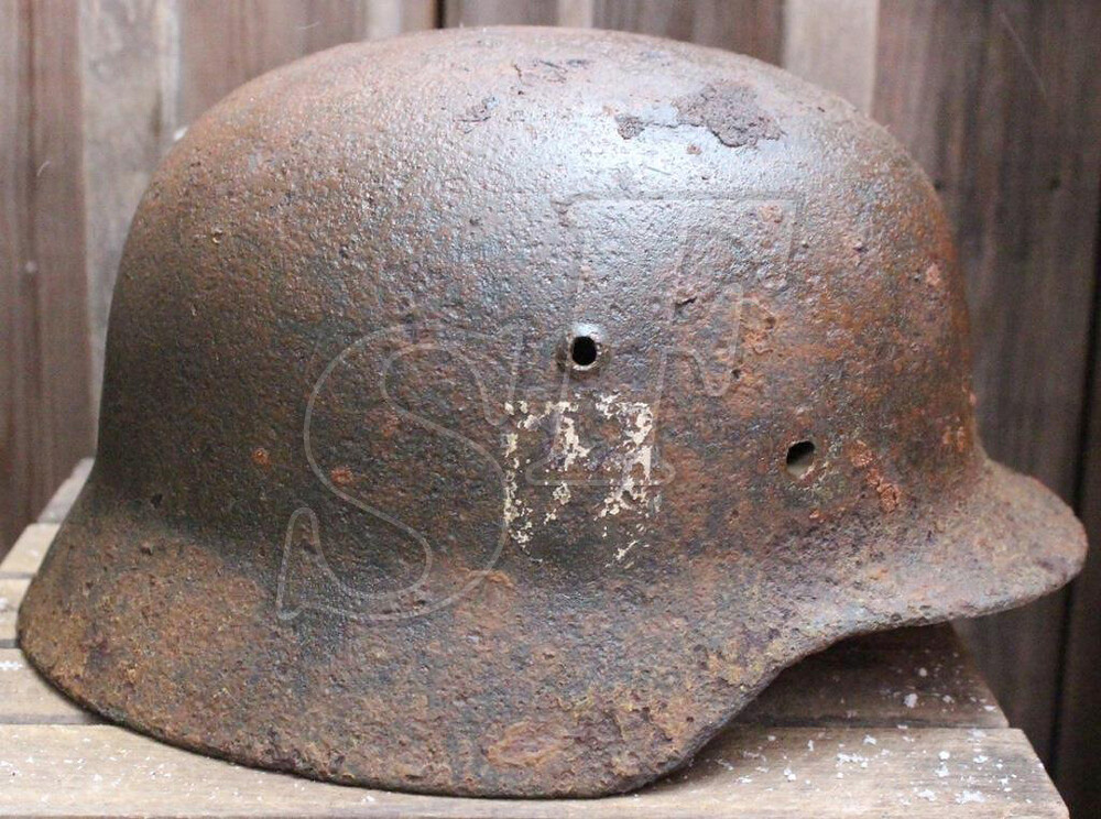 Waffen SS helmet M35 DD / from Novgorod