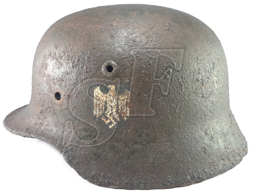 Wehrmacht helmet M40 / from Stalingrad