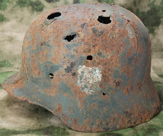 Wehrmacht helmet M35 DD / from Stalingrad