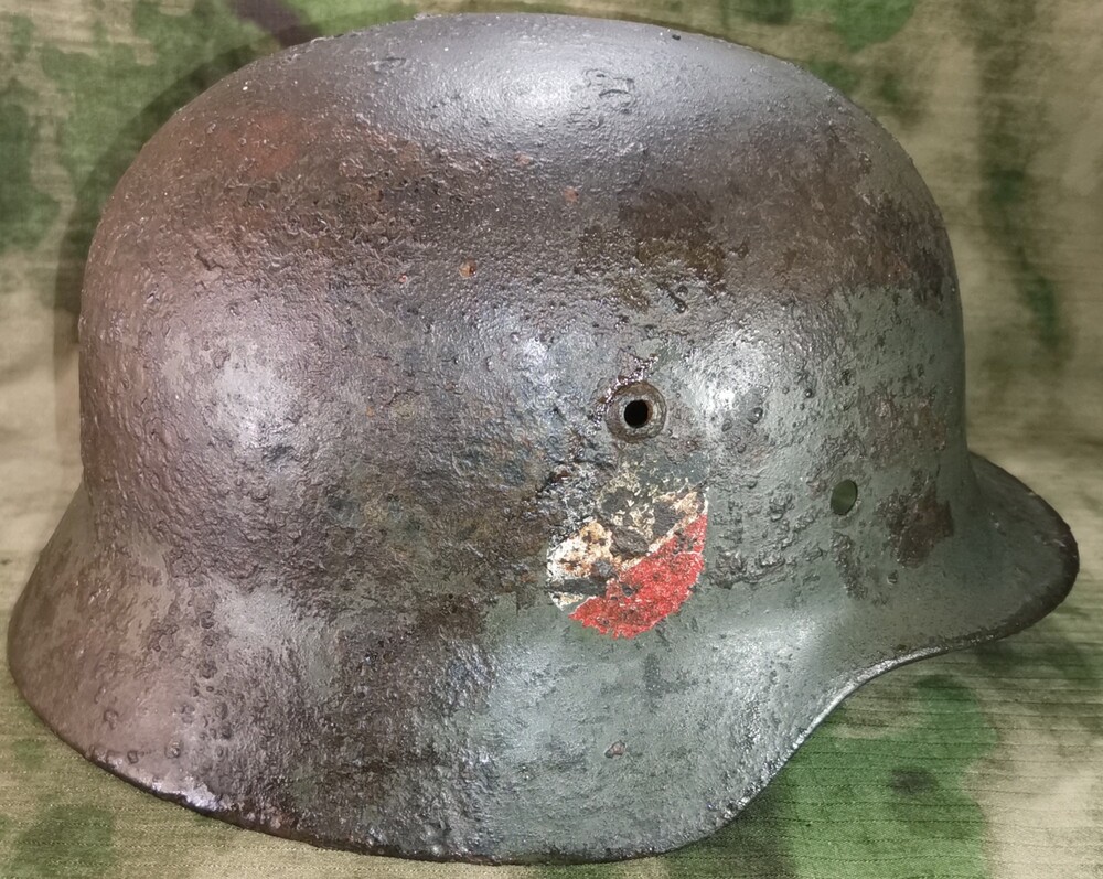 Wehrmacht helmet M35 DD / from Stalingrad