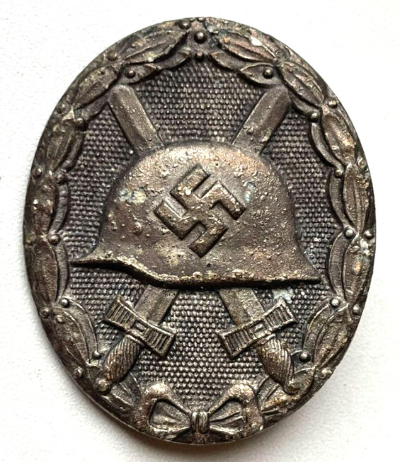 Silver Wound Badge (L 22 - Glaser & Sohn, Dresden) / from Stalingrad