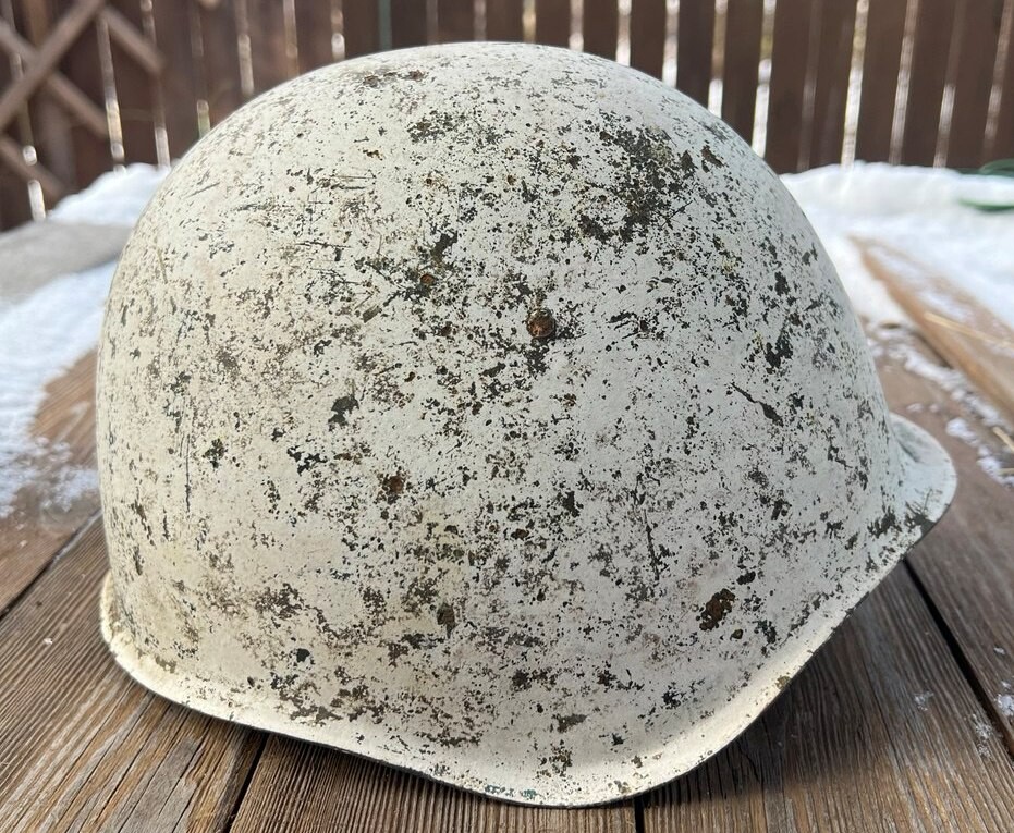 Winter camo Soviet helmet SSh39 / from Stalingrad