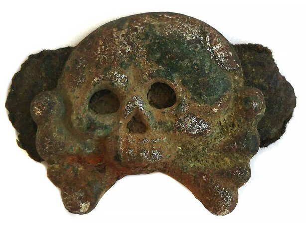 Panzer collar tab skull / from Stalingrad