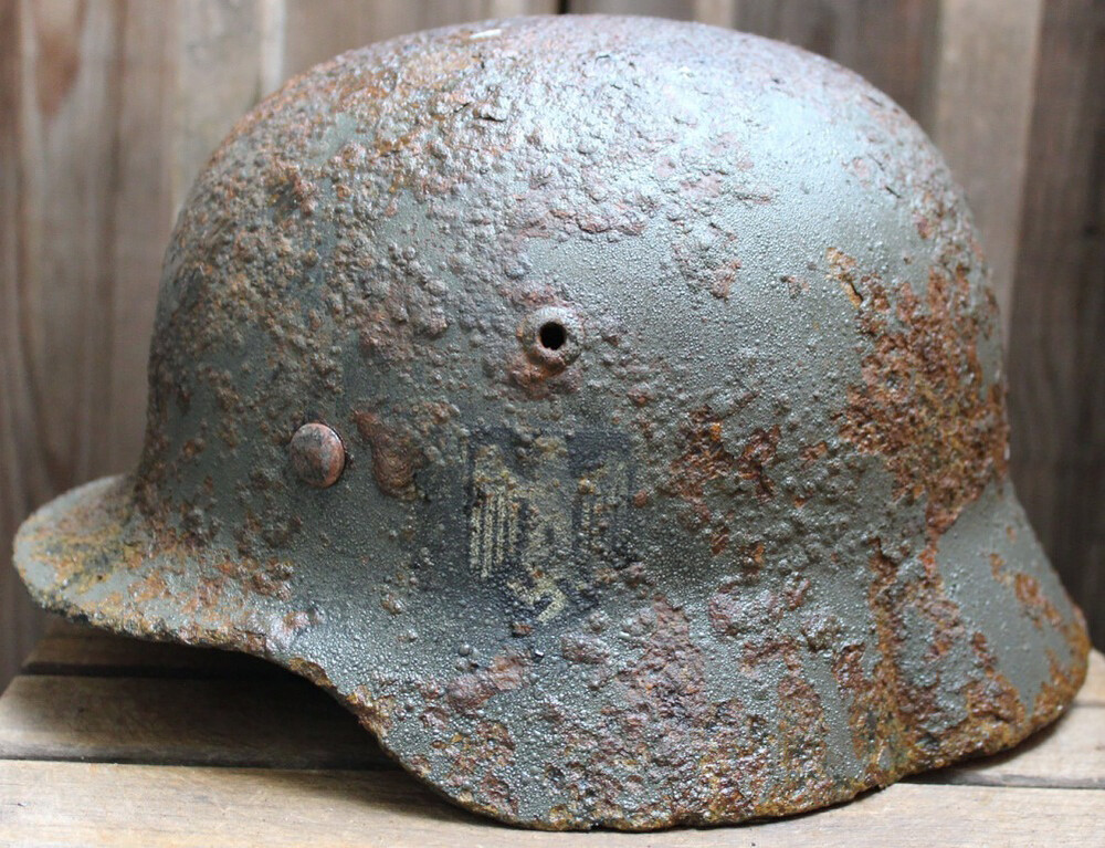 Wehrmacht helmet M35 / from Smolensk
