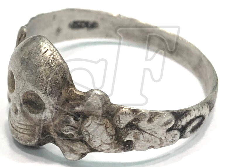 Skull ring / from Stalingrad