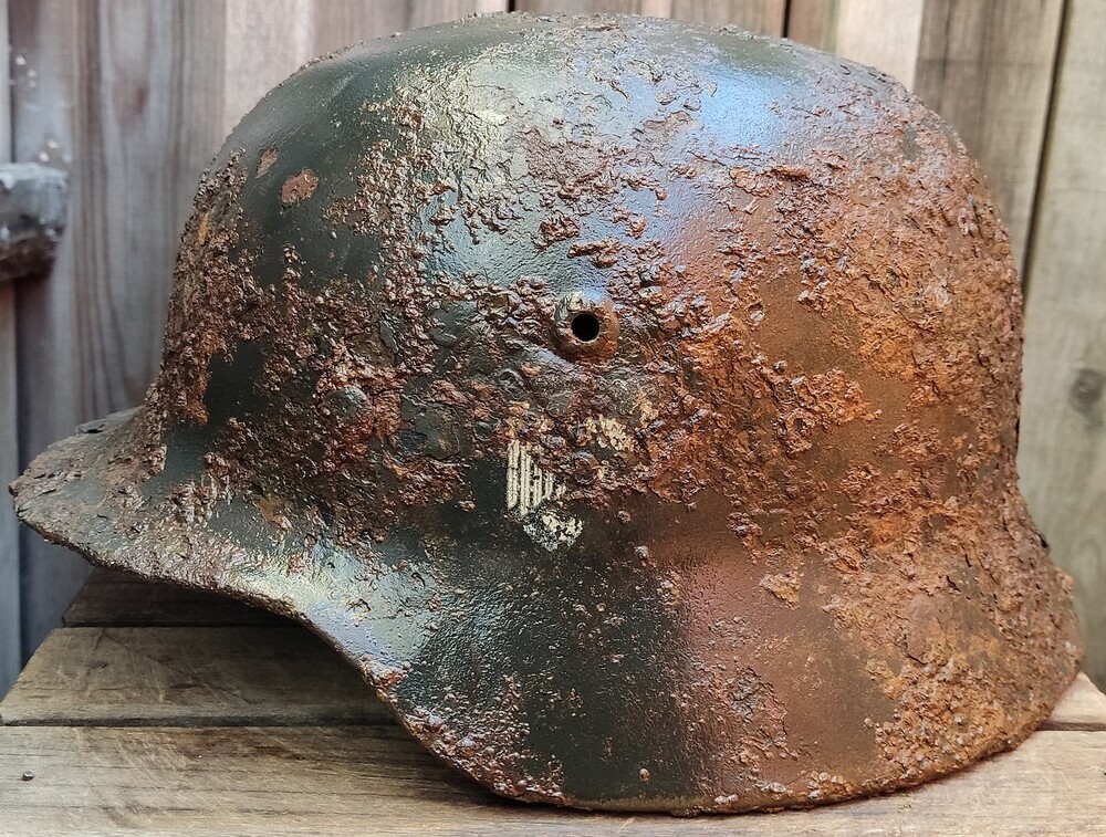 Wehrmacht helmet M40 / from Smolensk