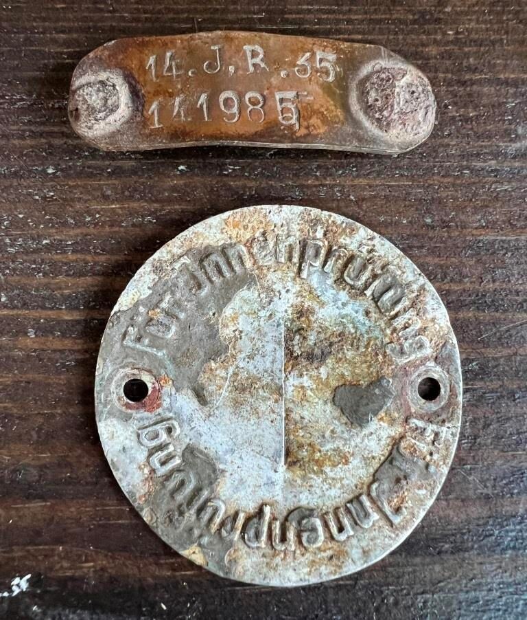 14 J.R. tag and nameplate / from Stalingrad