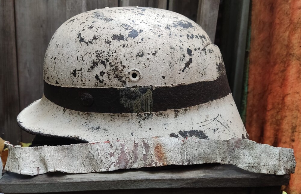 Winter camo Wehrmacht helmet M40 / from Stalingrad