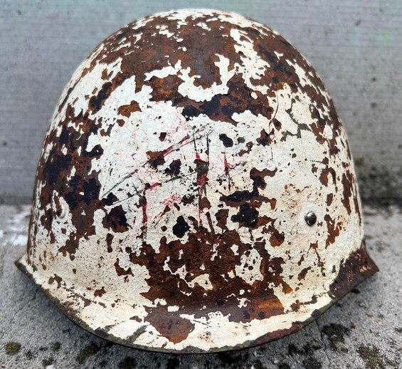 Winter camo Soviet helmet SSh39 / from Leningrad