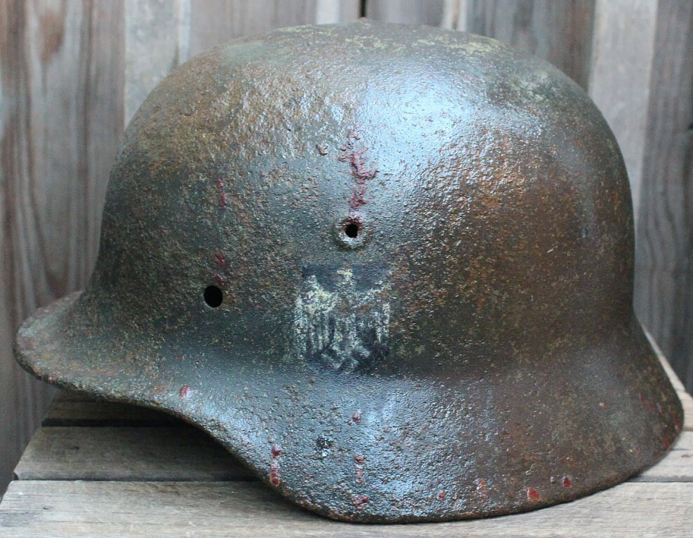 Wehrmacht helmet M40 / from Stalingrad