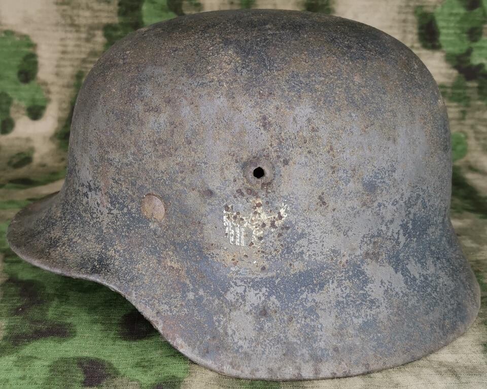 Wehrmacht helmet M40 / from Stalingrad