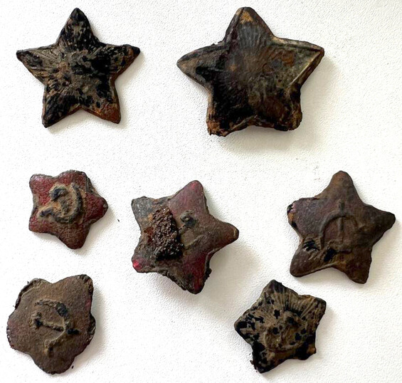 Soviet starts insignia items